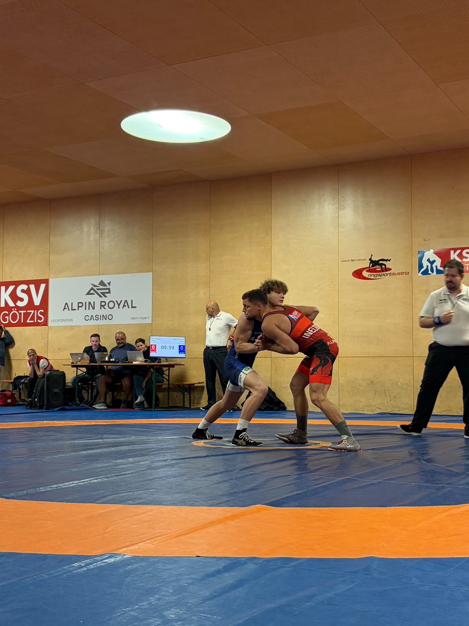 /user/pages/02.berichte/gelungene-landesmeisterschaft-im-ringsportzentrum-west/cfaa2412-6b8c-4889-8010-a36337e80d7d.JPG