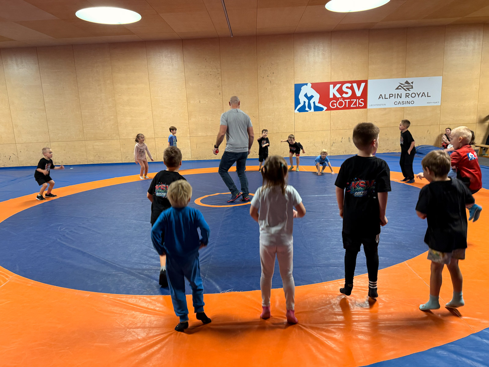 /user/pages/02.berichte/nikolausbesuch-beim-ksv-goetzis/image00043.jpeg