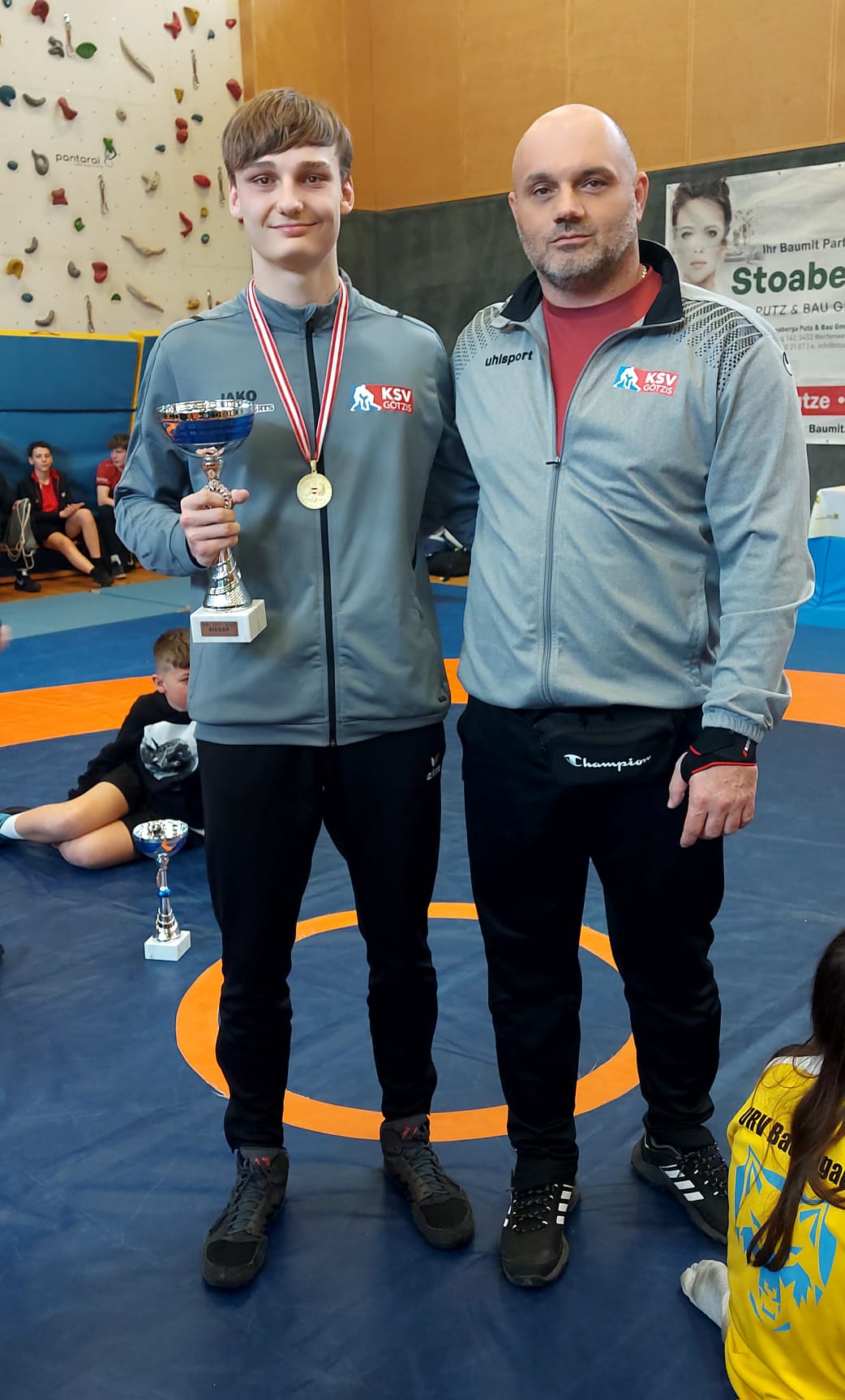 Robin und Sasa nebeneinander